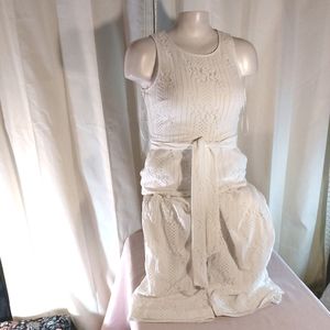 Vince Camuto WHITE LACE JumpSuit sz 2